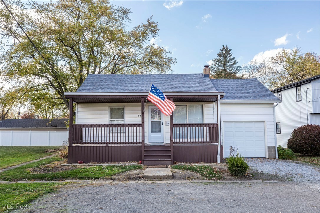 Property Photo: 4251 Birchwood Avenue OH 44641