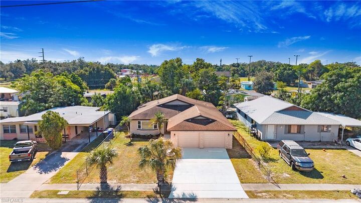 Property Photo:  3148 Apache St  FL 33916 