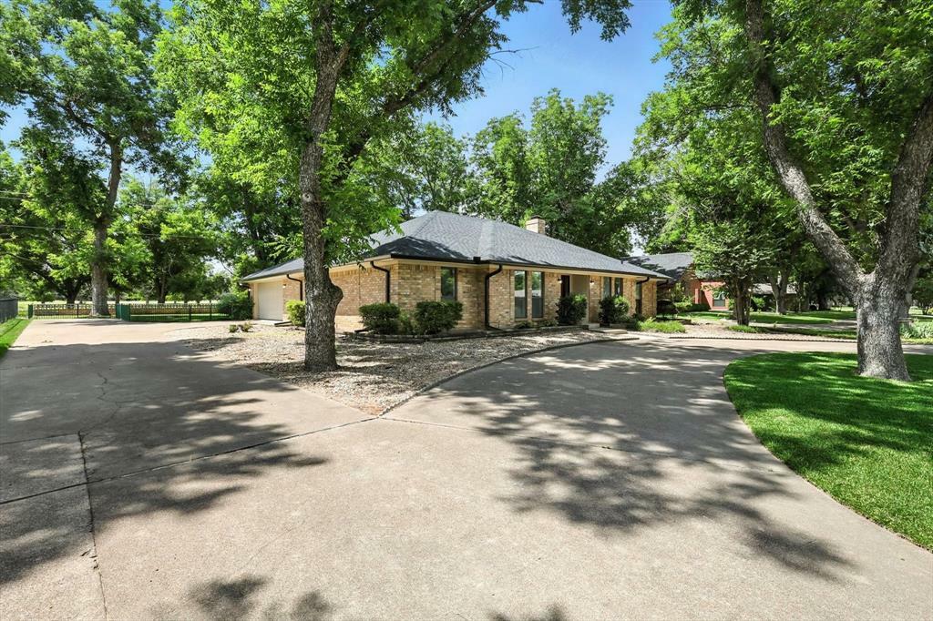 Property Photo: 7205 Westover Drive TX 76049