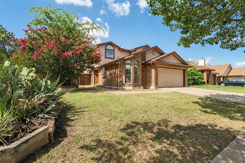 Property Photo: 601 Oakland Hills Drive TX 76018
