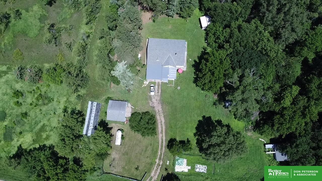 Property Photo:  2122 County Road 27  NE 68050 
