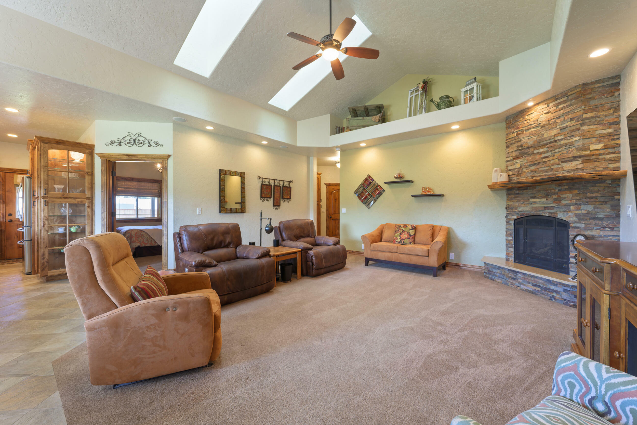 Property Photo: 449 NE Owens Road OR 97754