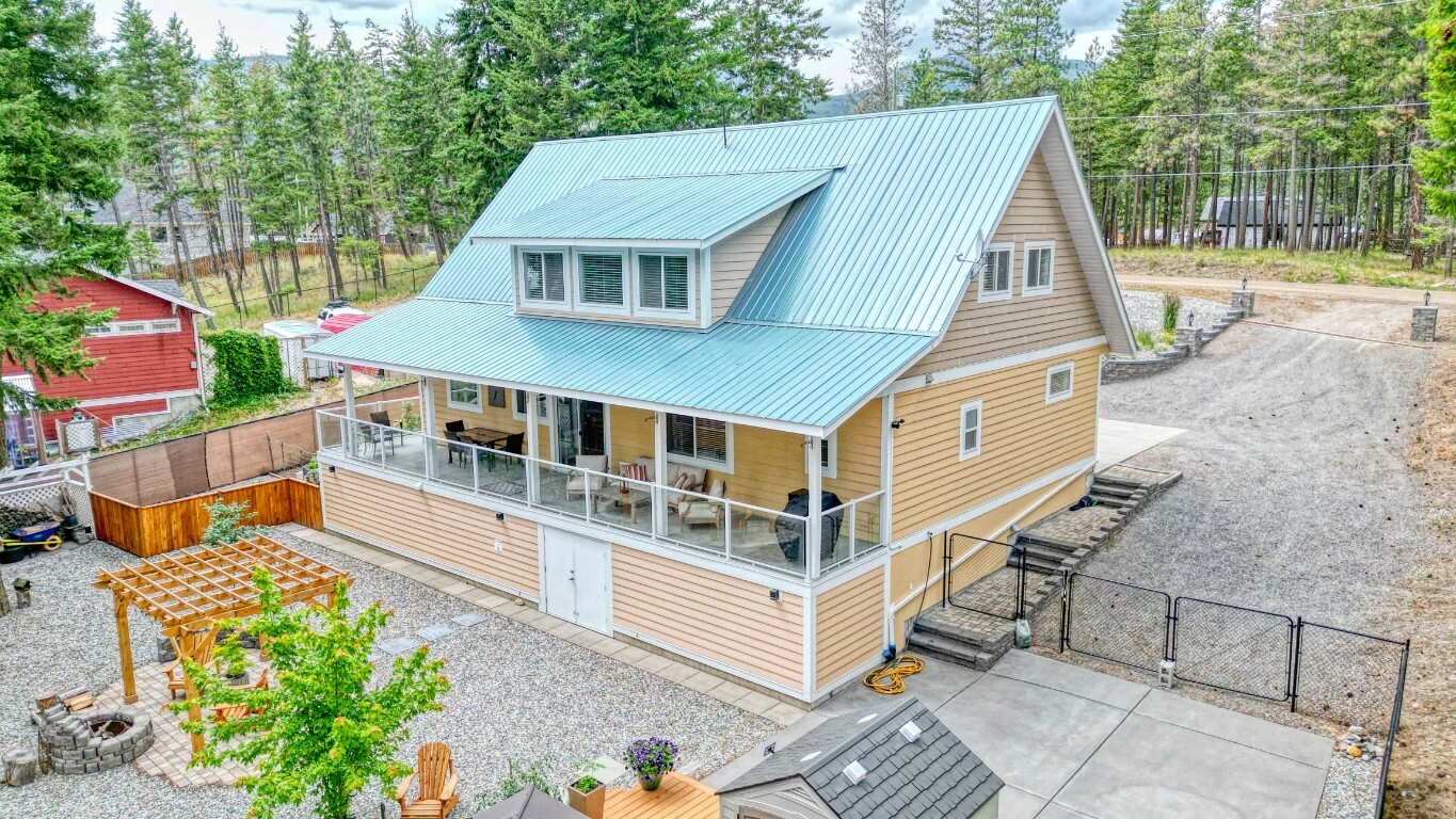 Photo de la propriété:  7271 Dunwaters Road  BC V1Z 3W4 