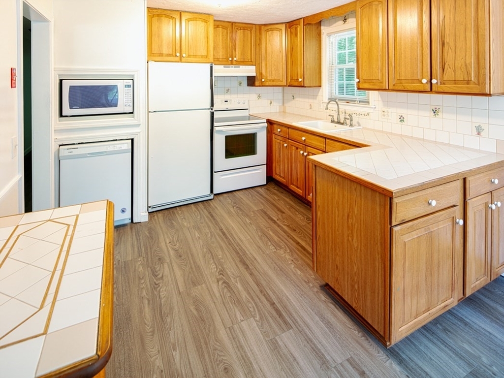 Property Photo:  1710 State Rd  MA 02360 