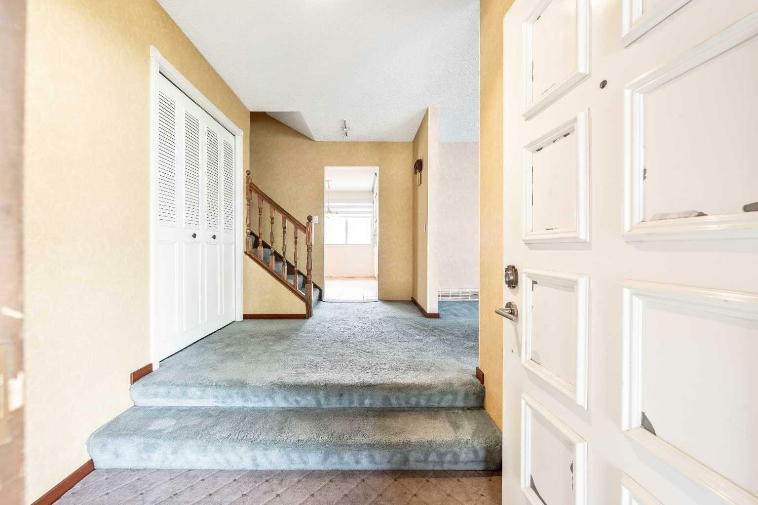 Property Photo: 28 Whiteridge Place NE AB T1Y 2Y6