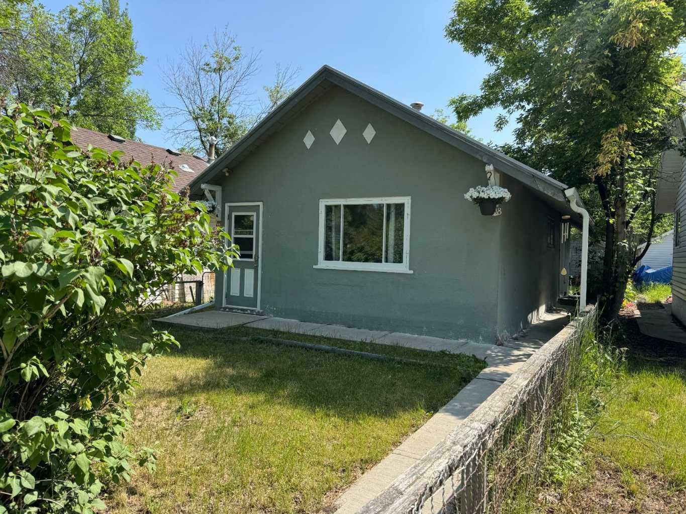 408 3 Street E  Drumheller AB T0J 0Y4 photo