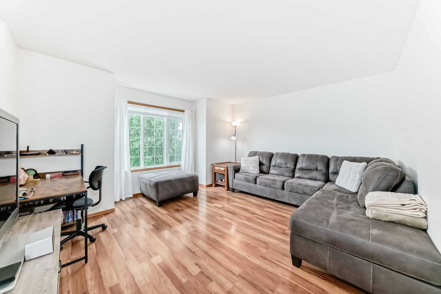 Photo de la propriété: 32 Dynes Street AB T4R 3C3