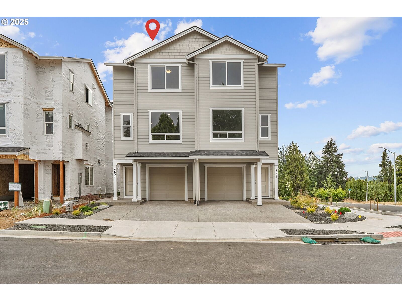 Property Photo:  4652 SE 2nd St  OR 97080 