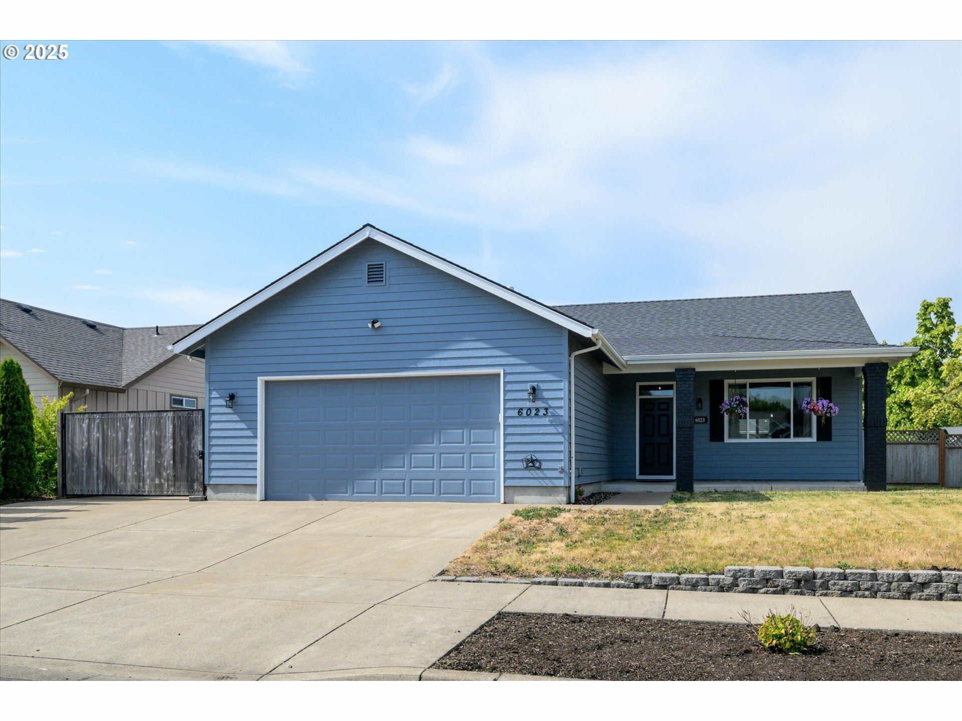 Property Photo: 6023 Mondavi Ln OR 97402