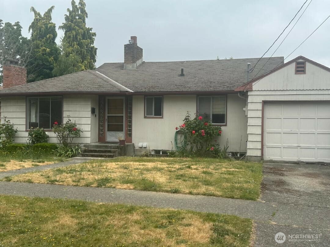 Property Photo: 5750 37th Avenue NE WA 98105