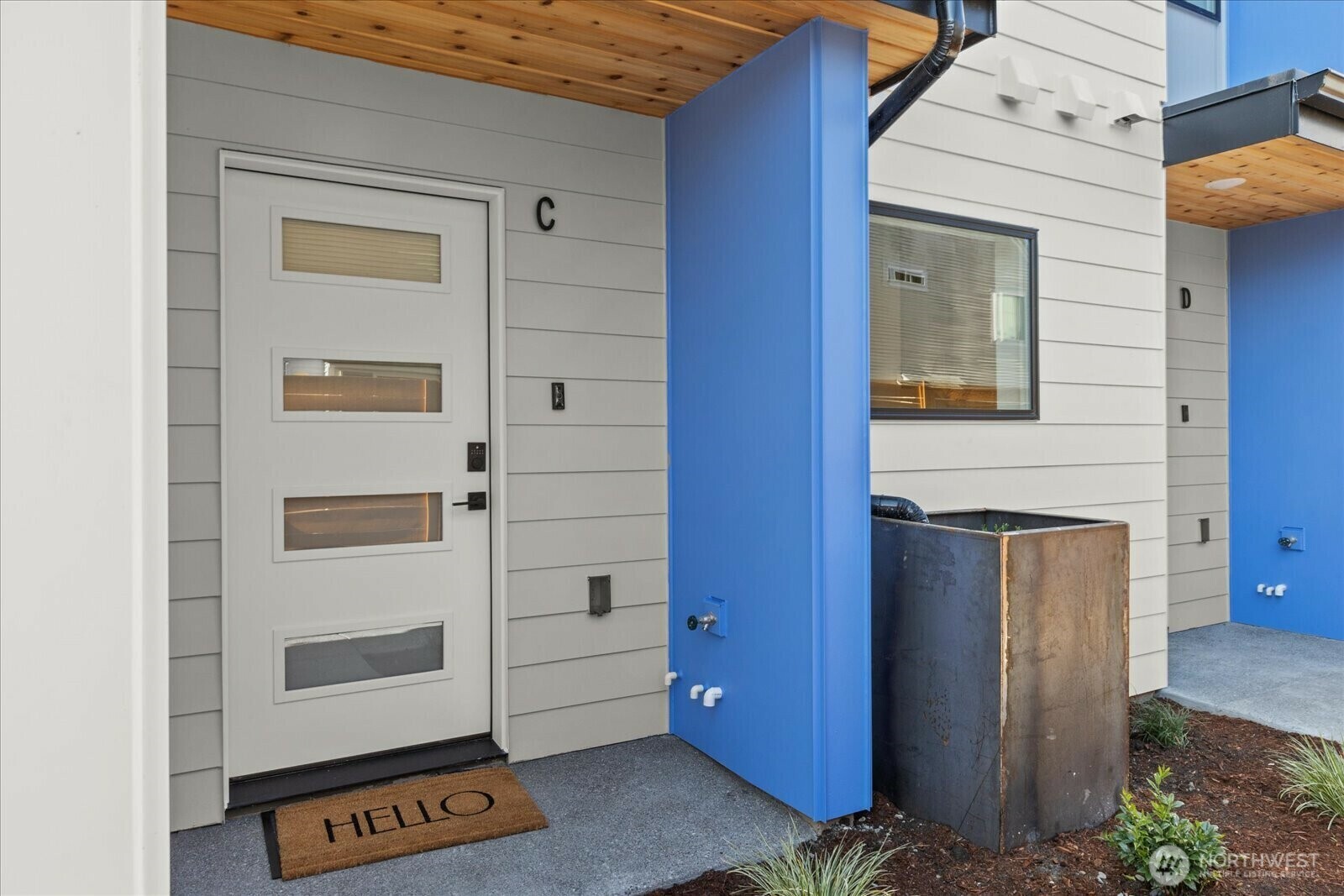 Property Photo: 918 28th Avenue S C WA 98144
