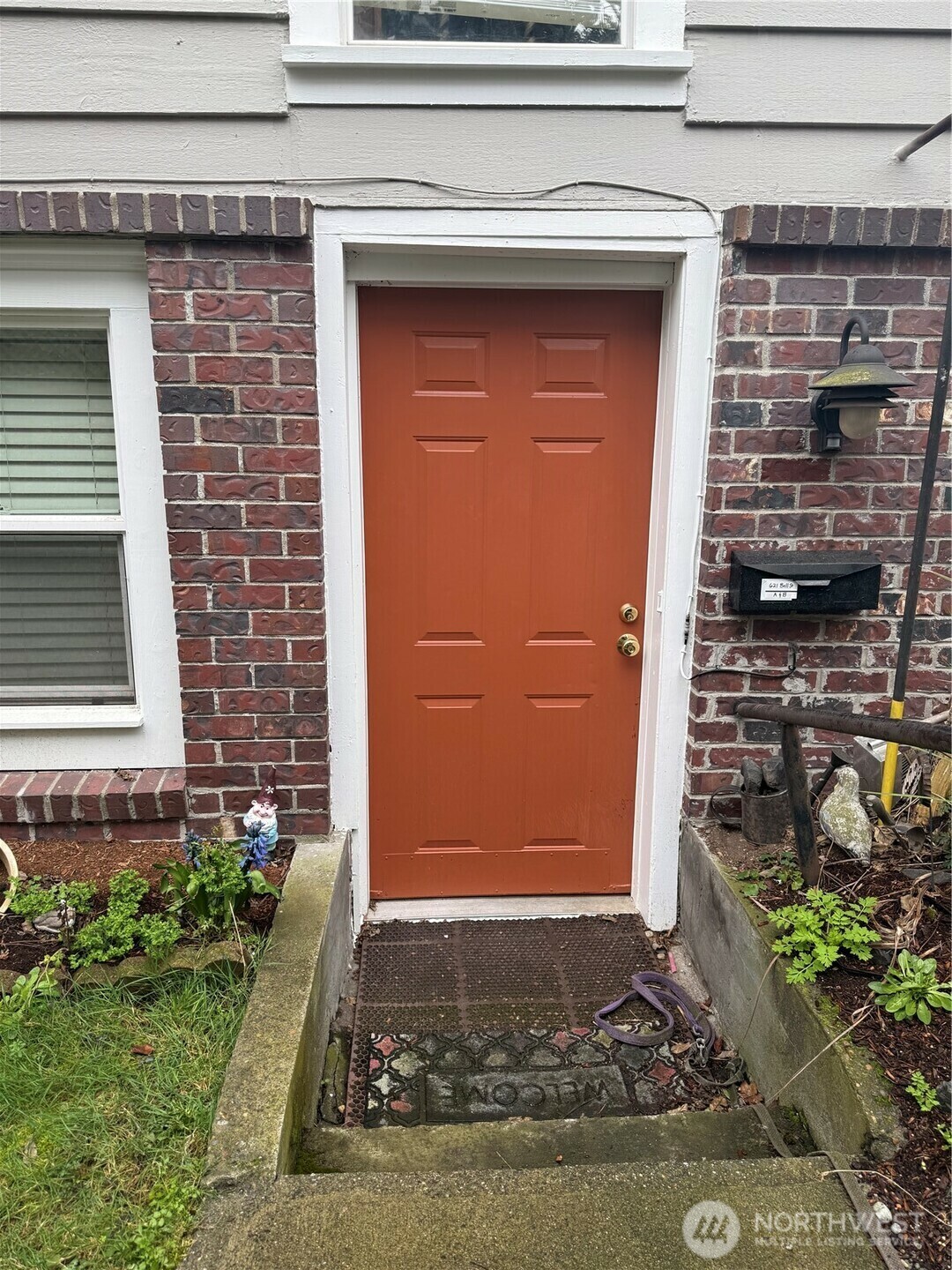 Property Photo: 621 Bell Street 1 WA 98020