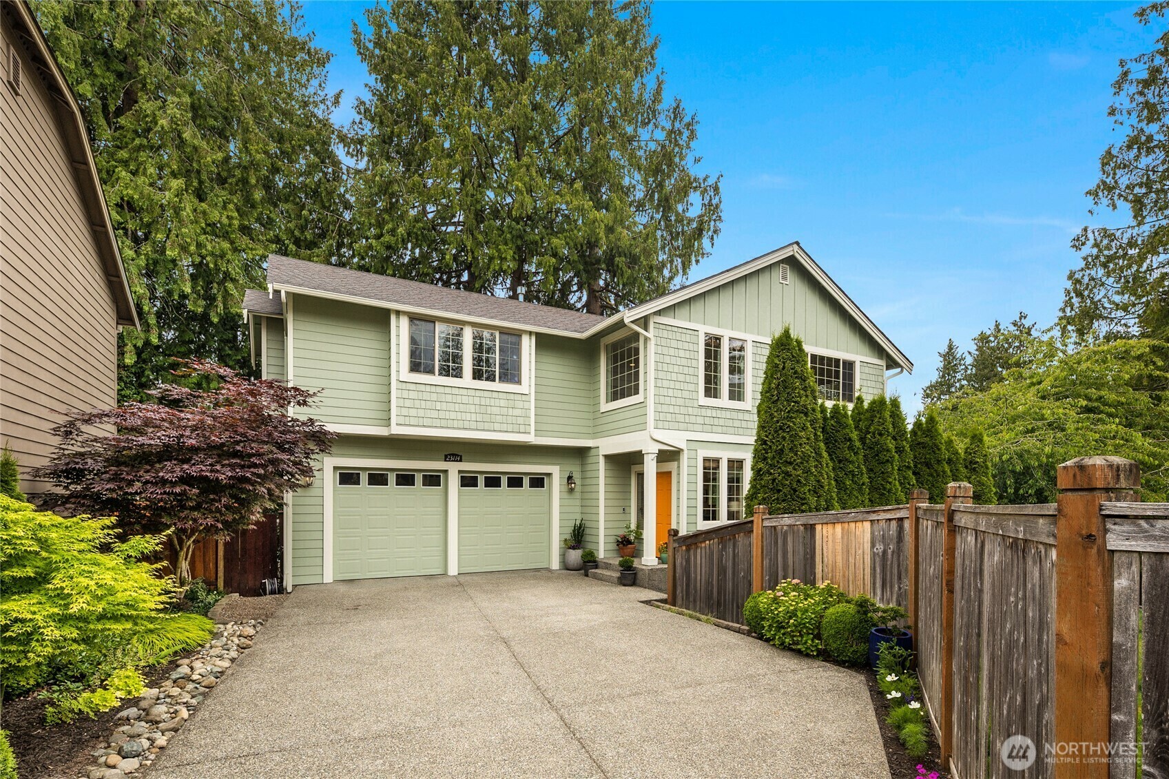 Property Photo: 23114 87th Avenue W WA 98026