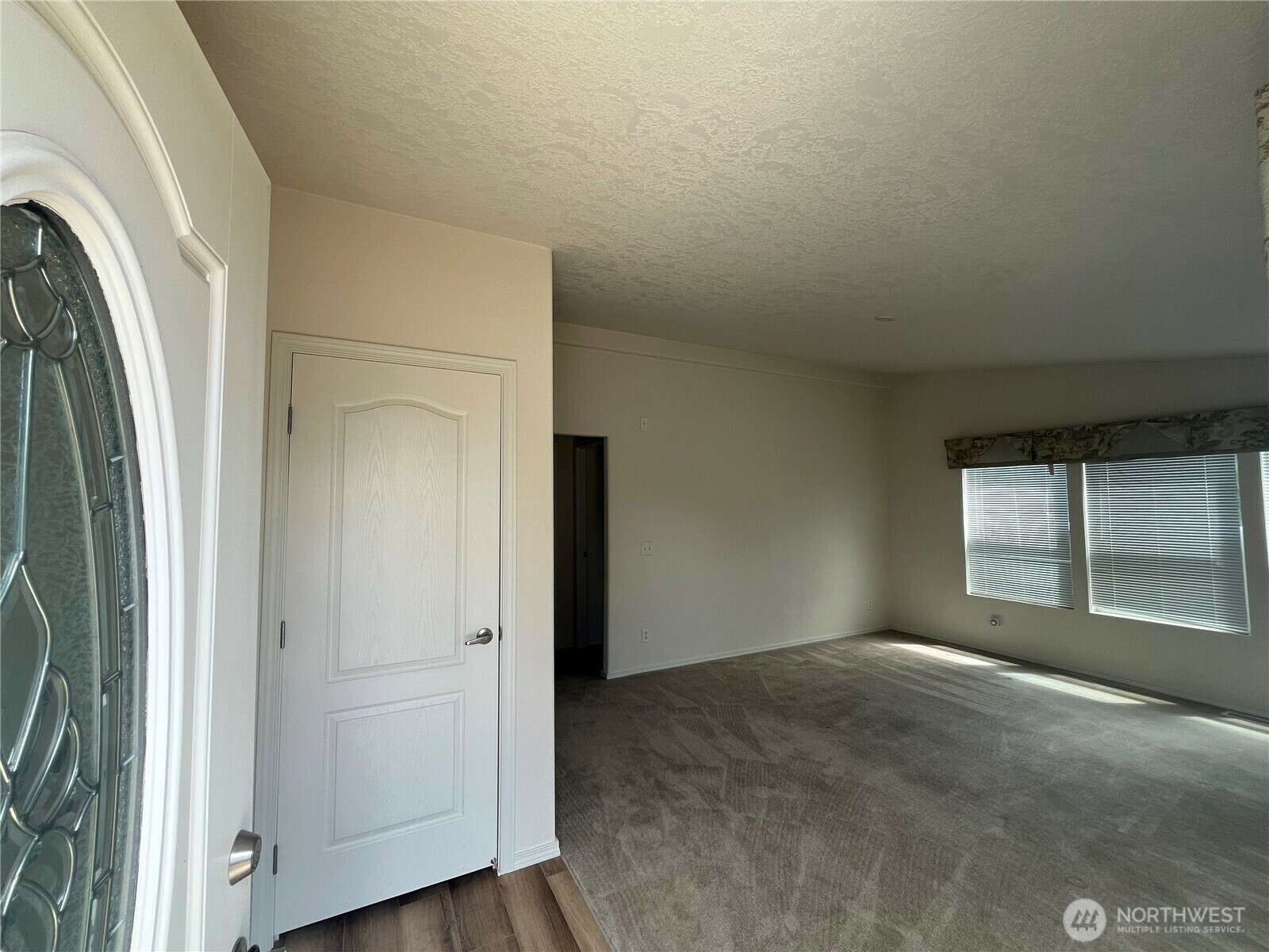 Property Photo: 812 Rainier Drive WA 98934