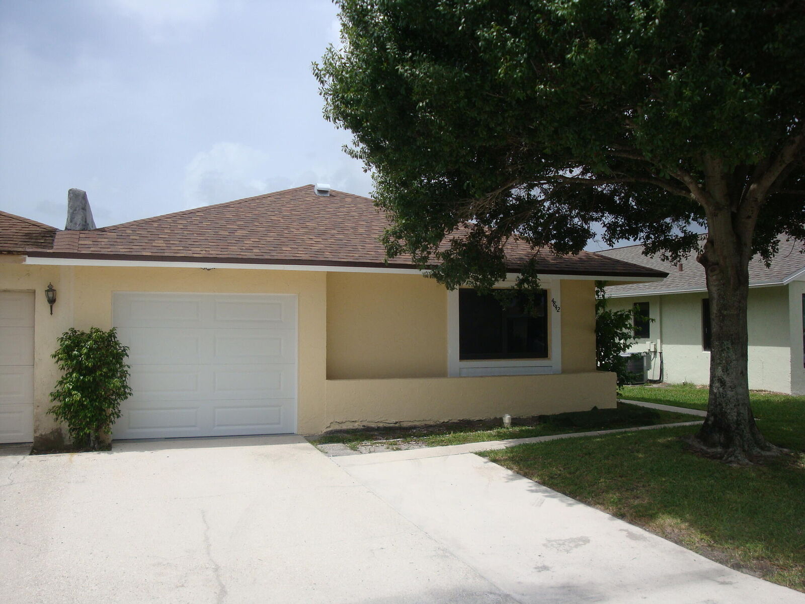 Property Photo:  4842 Luqui Court  FL 33415 