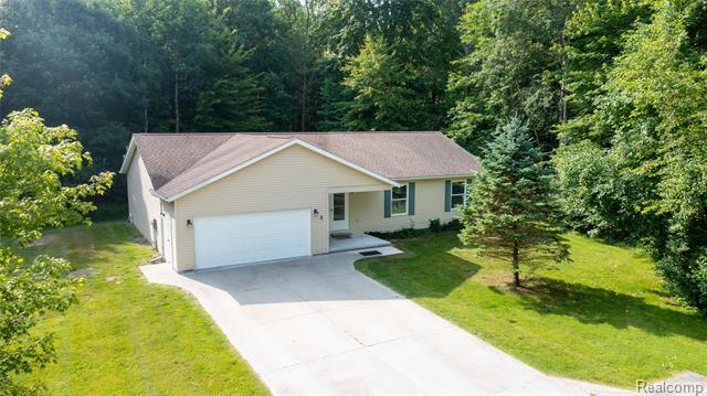 Property Photo:  2930 Range Road  MI 48060 
