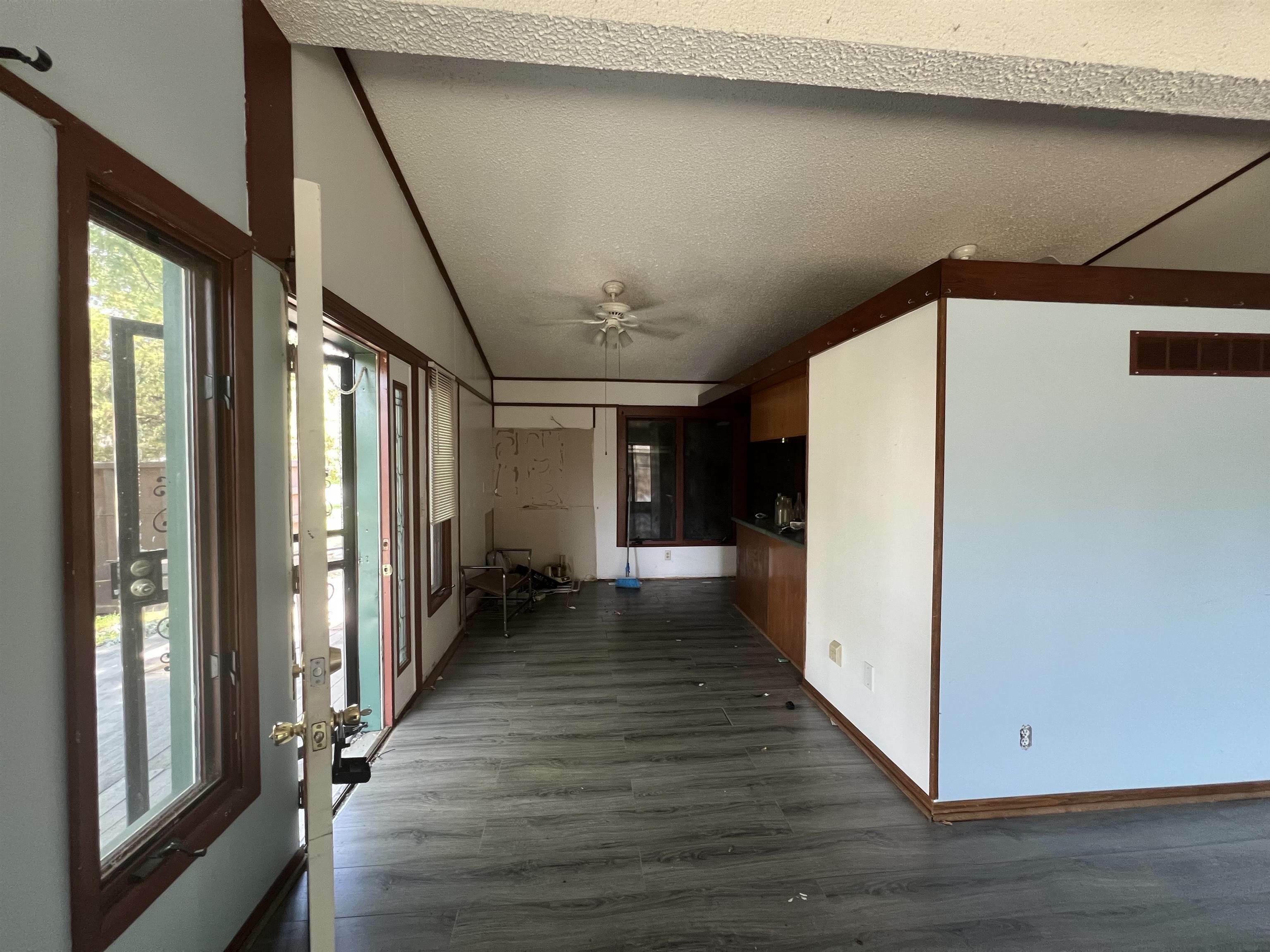 Property Photo: 980 N Brownthrush Ln KS 67212