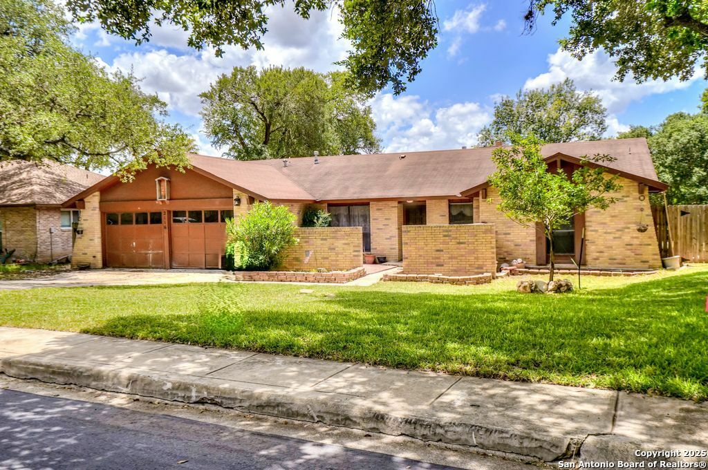 2116 Green Creek  San Antonio TX 78232 photo