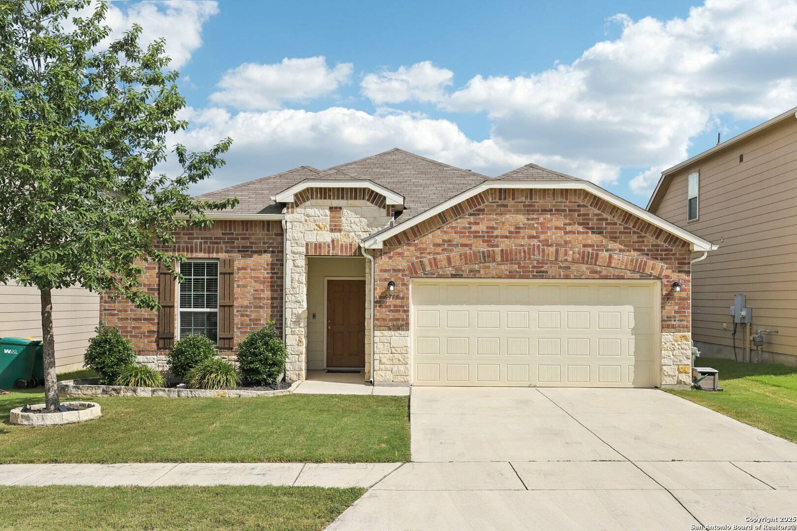 Property Photo: 8715 Buggy Ln TX 78109