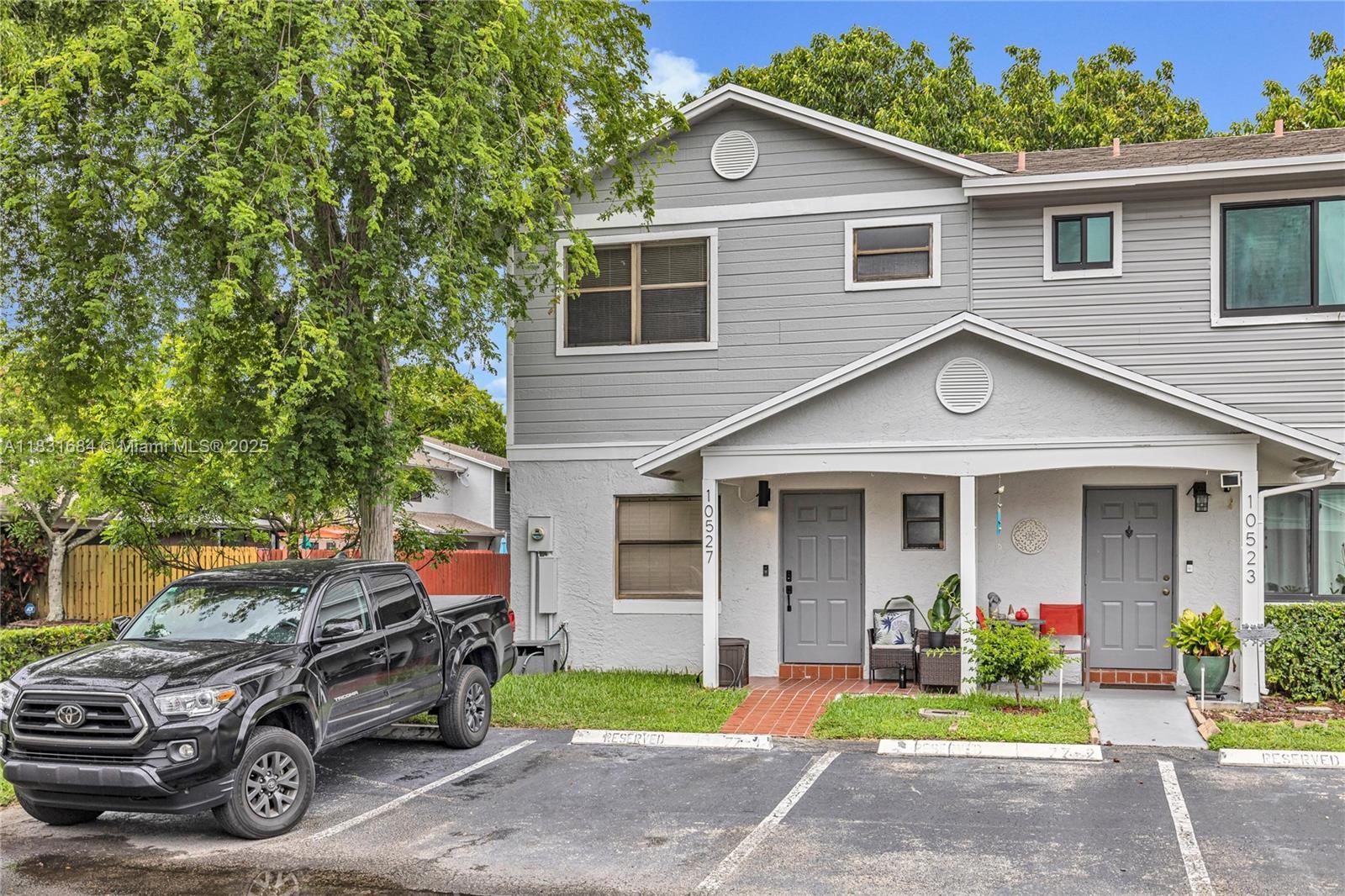 Property Photo: 10527 NW 6th St FL 33026