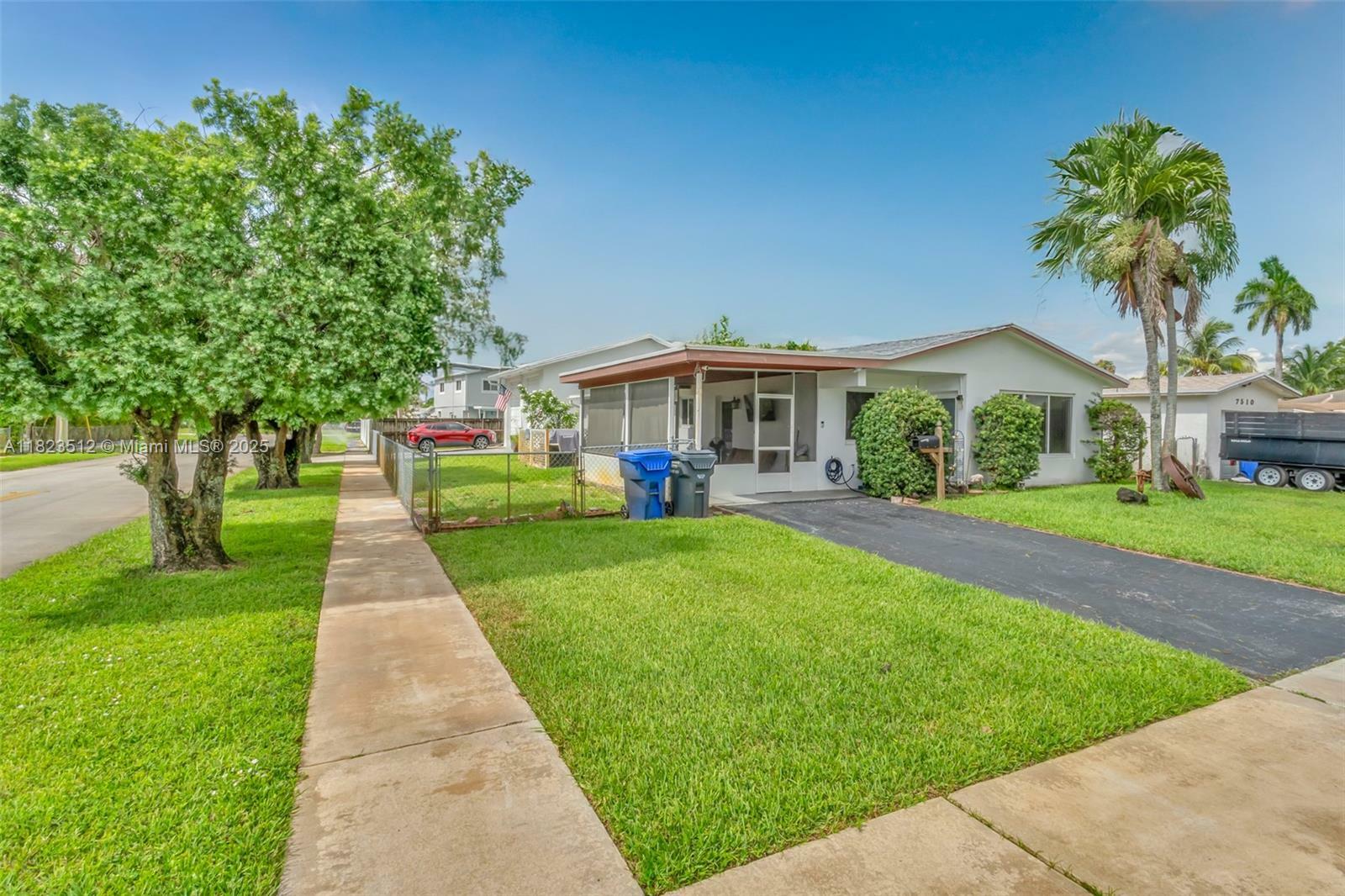 Property Photo: 7500 Polk St FL 33024