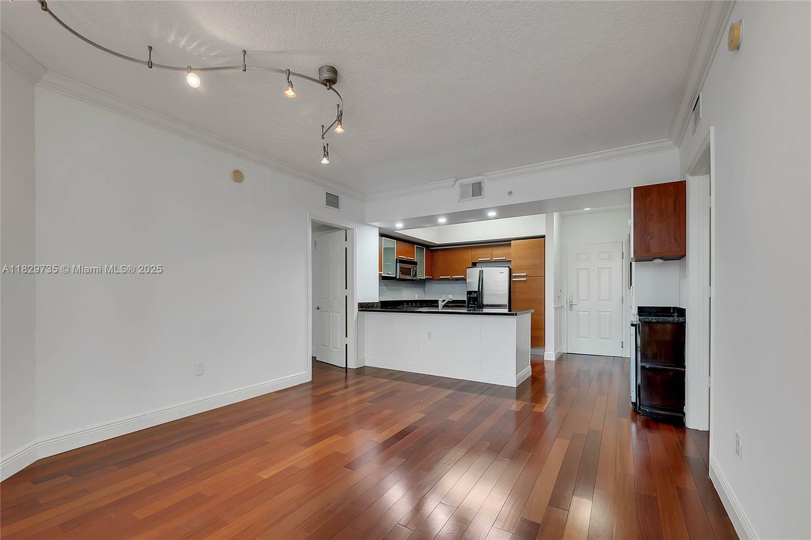Property Photo: 2030 S Douglas Rd 417 FL 33134