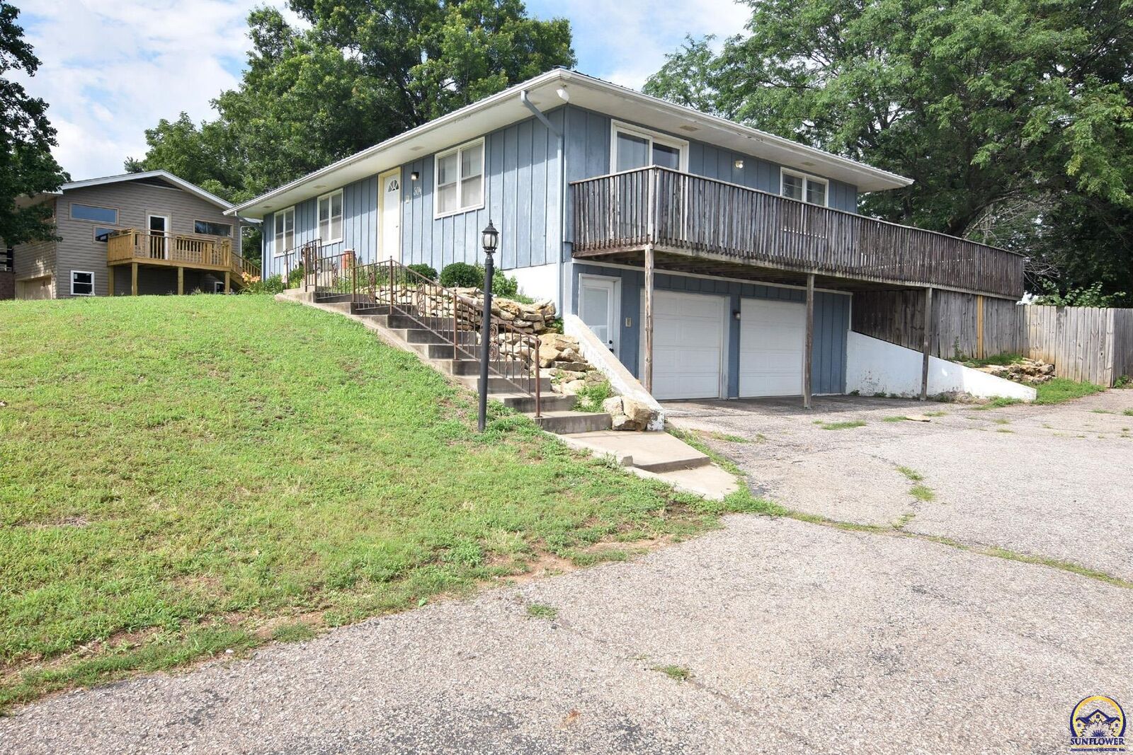 Property Photo: 304 Kansa Dr KS 66070