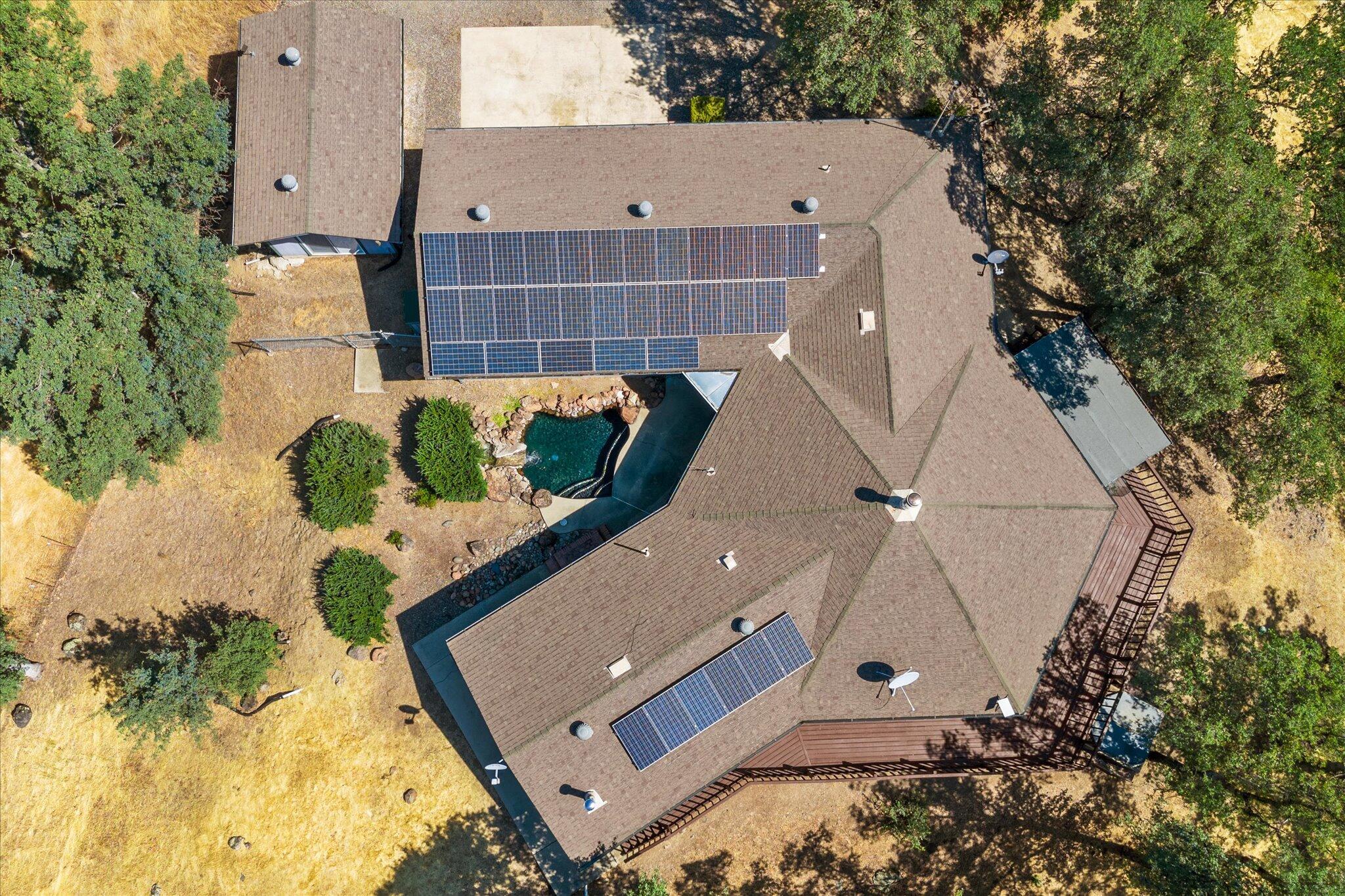 Property Photo: 9754 Oak Run Road CA 96069