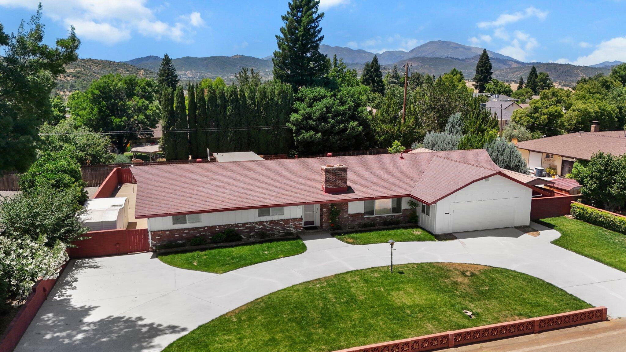 910 Hallmark Drive  Redding CA 96001 photo