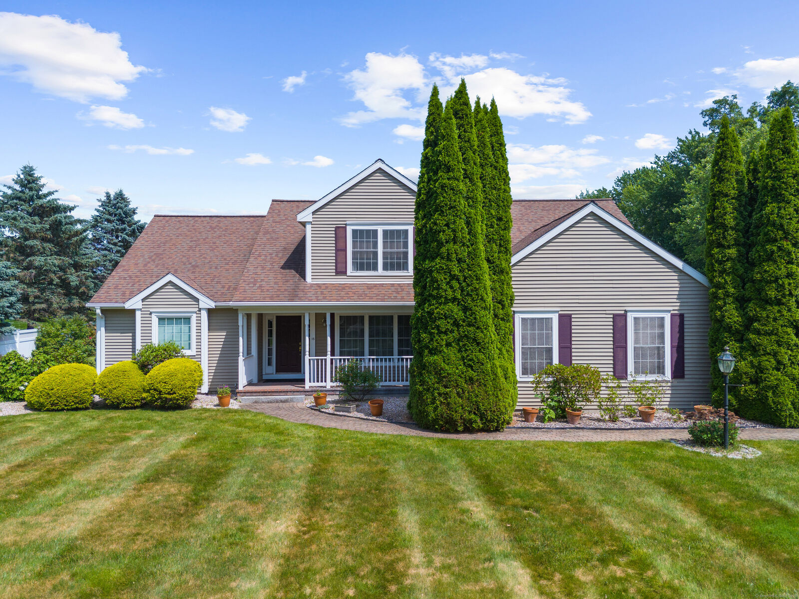 Property Photo:  15 Sweet Meadow Drive  CT 06074 
