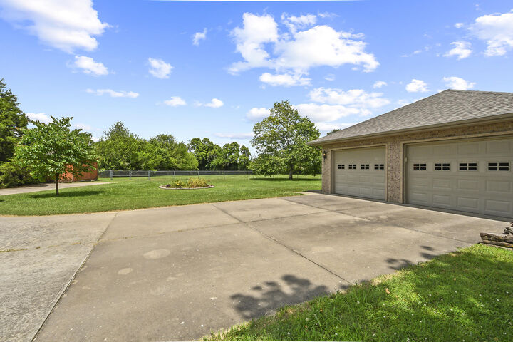 Property Photo:  615 W McHenry Avenue  MO 65610 