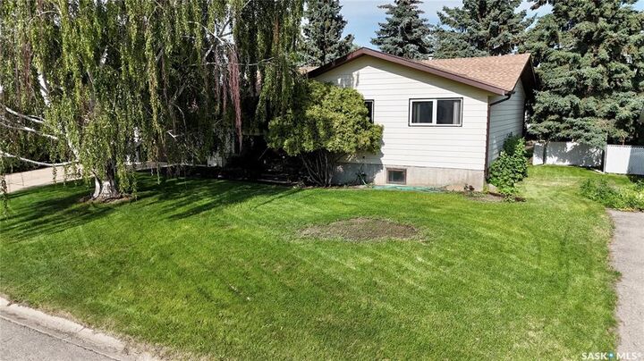 Property Photo: 521 Hearn Street SK S0L 2N0