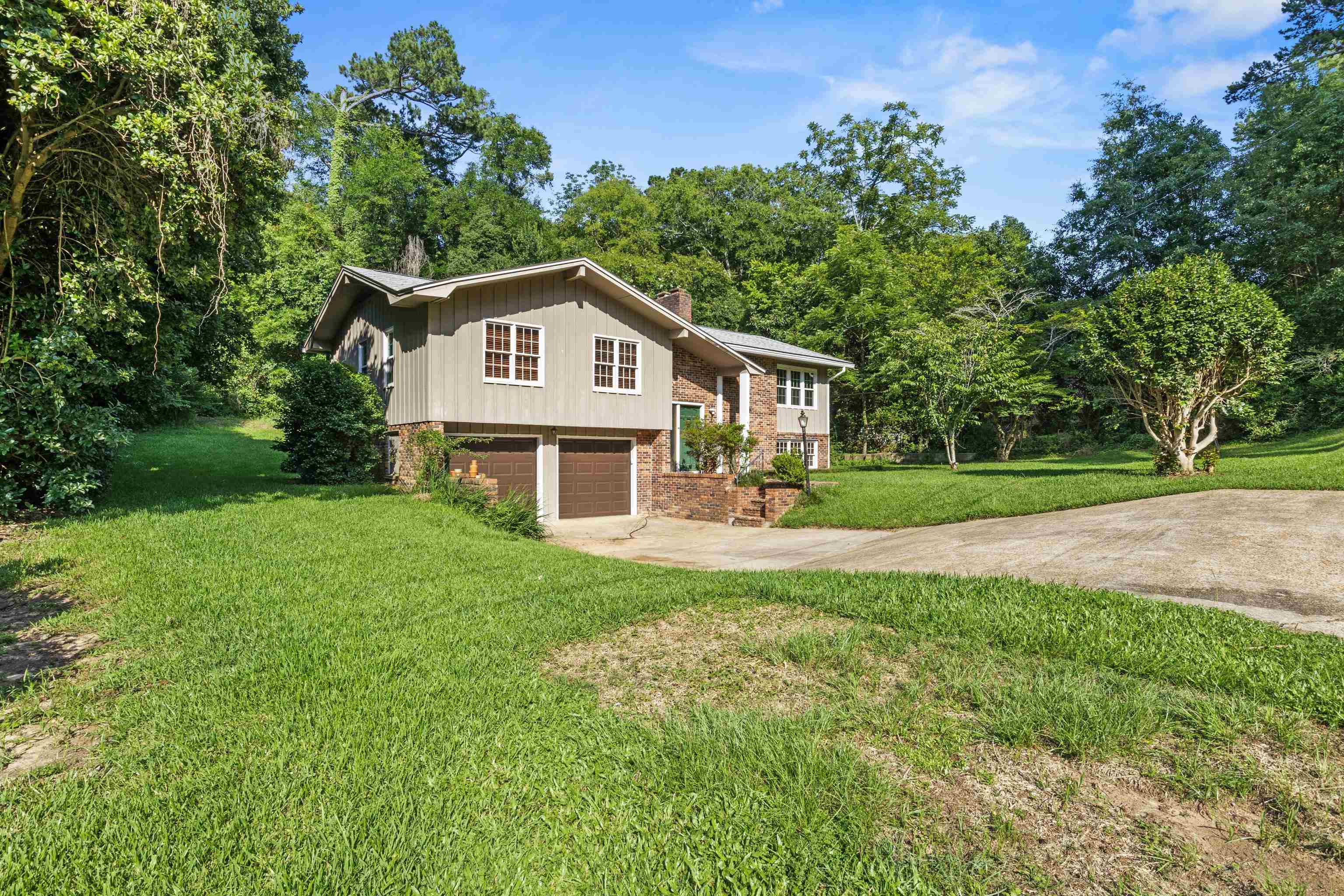 Property Photo:  615 N Calhoun Street  FL 32351 