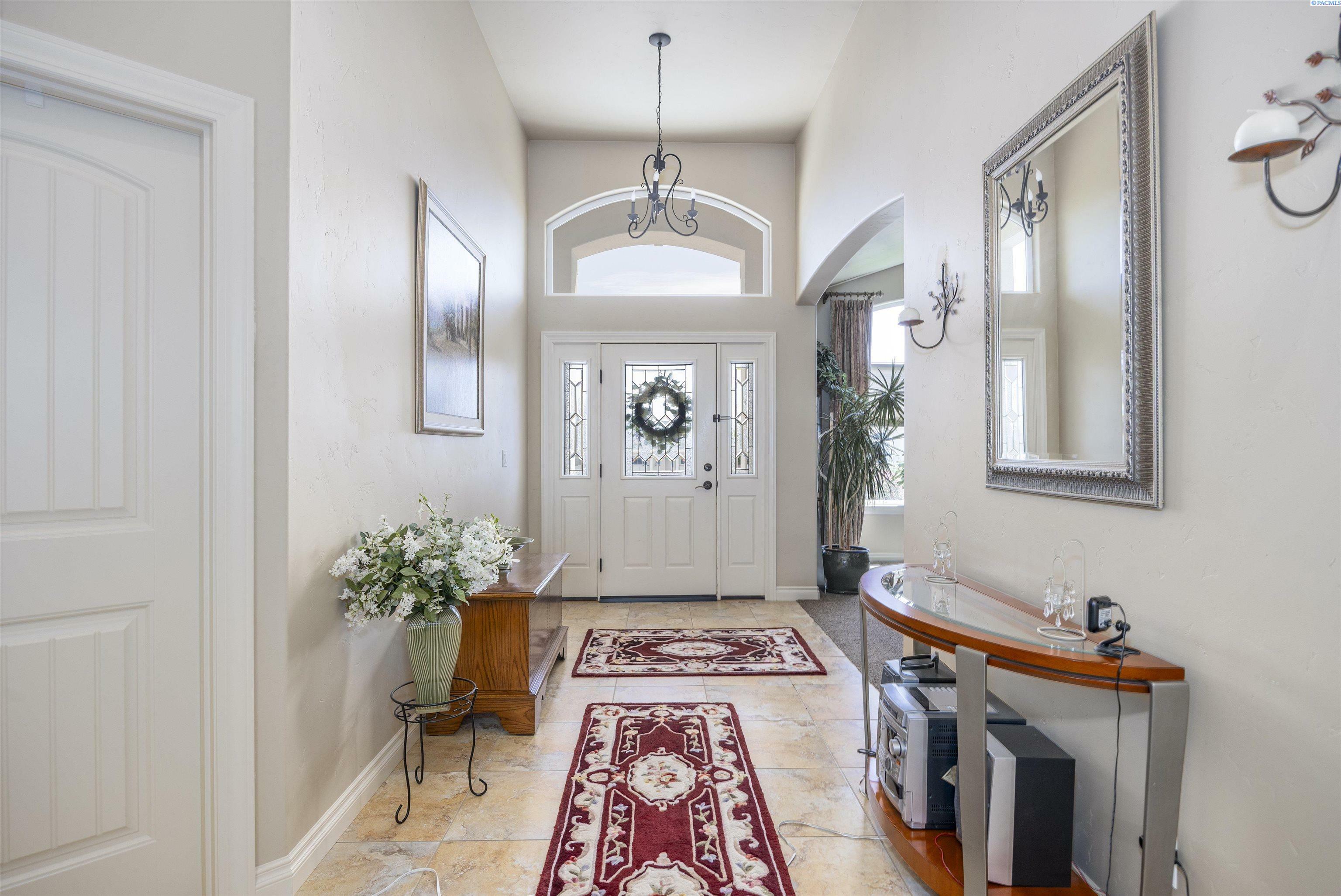 Property Photo: 1205 Plateau Drive WA 99352