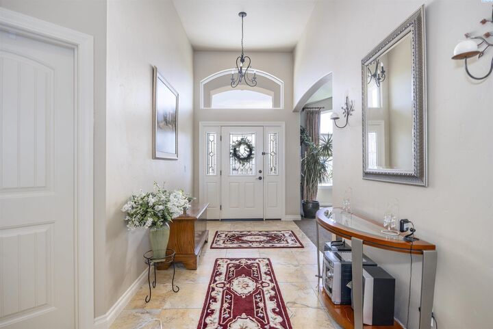 Property Photo: 1205 Plateau Drive WA 99352