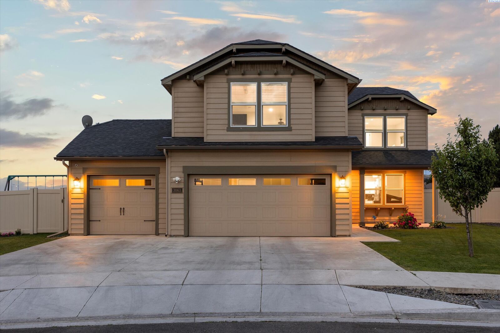 Property Photo: 3063 S Dawes WA 99338