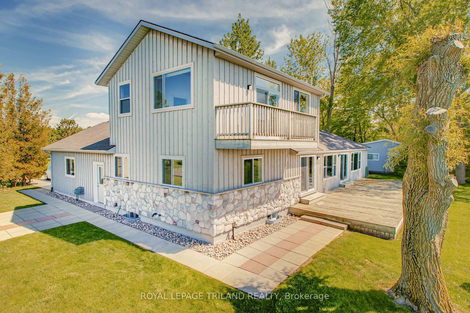 Property Photo: 71899 Sunridge Crescent ON N0M 1N0