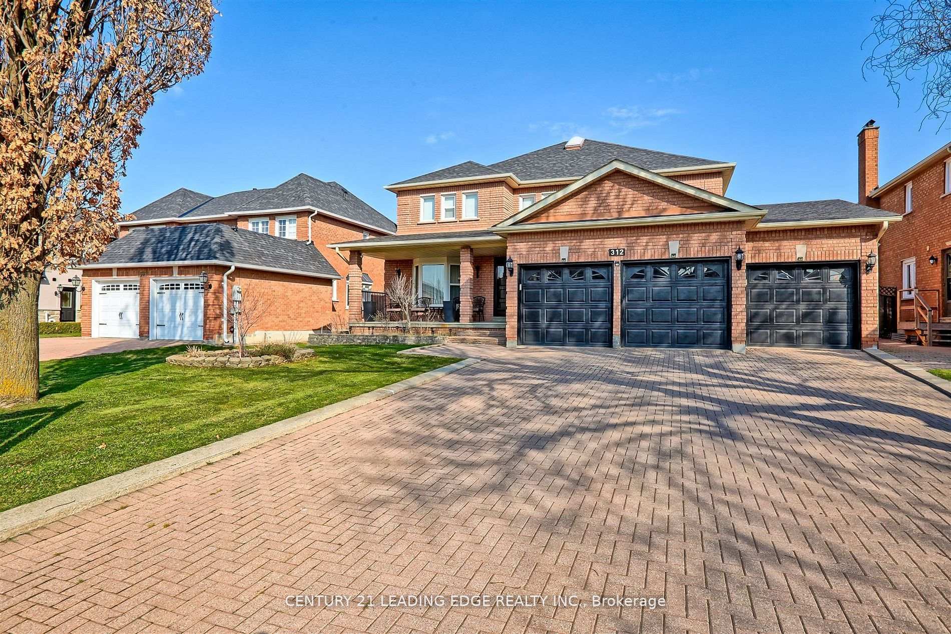Photo de la propriété: 312 Valeria Boulevard ON L4L 6V7