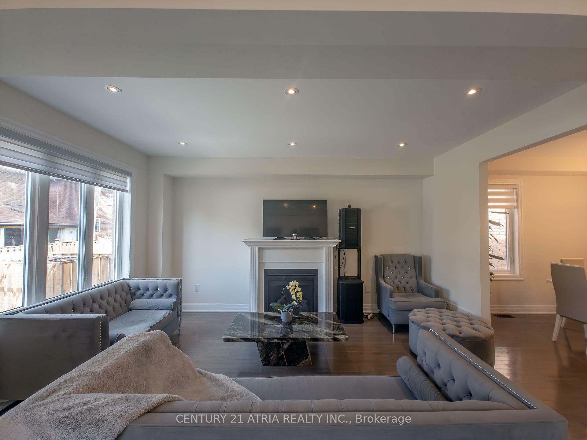 Property Photo:  6 Wildflower Way  ON M1E 0C3 