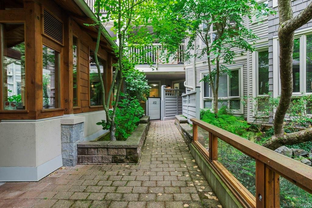 Property Photo: 5670 Edgewater Lane 102 BC V9T 6K1