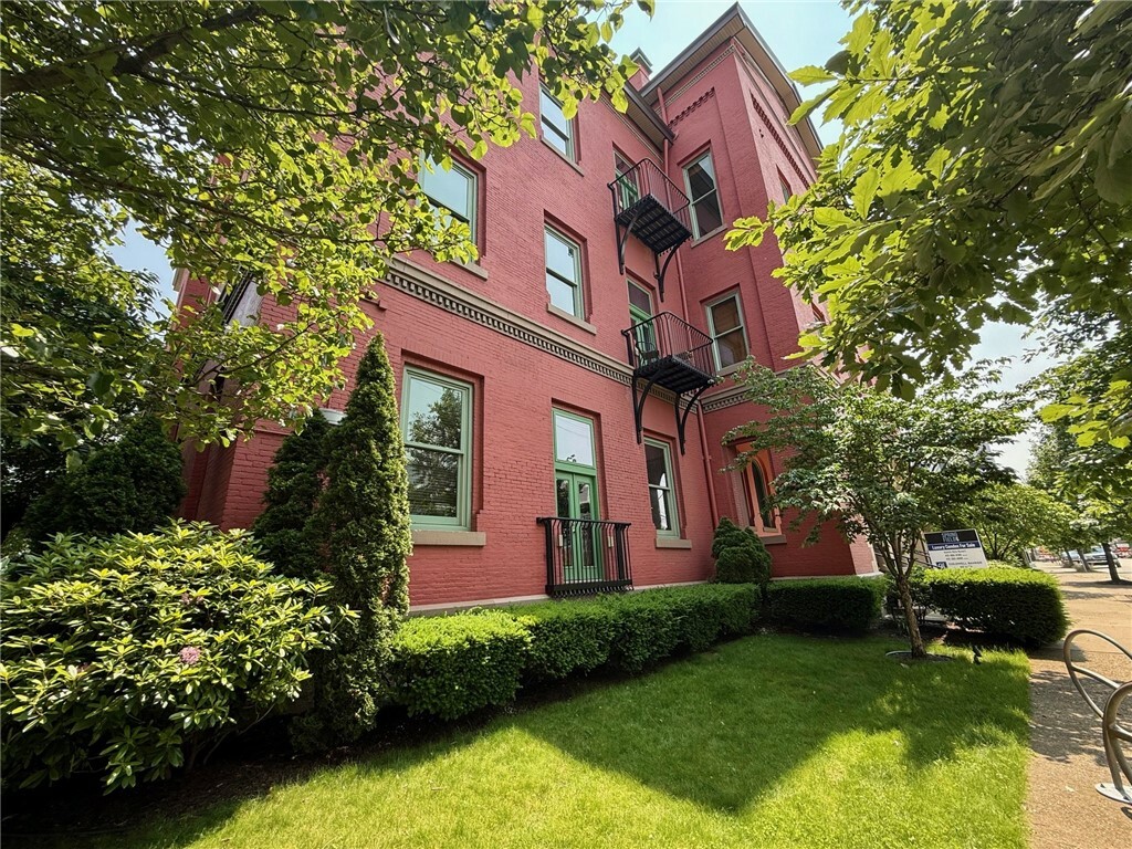 Property Photo: 3080 Smallman Street Ph12 PA 15201