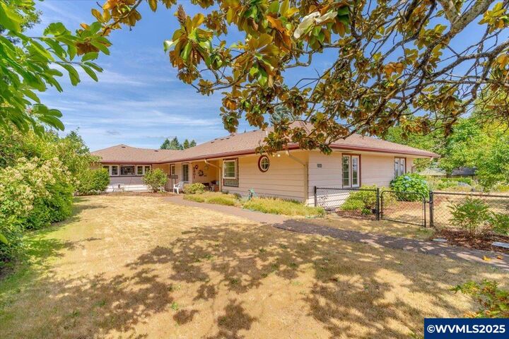 Property Photo:  3301 Bluff Av SE  OR 97302 