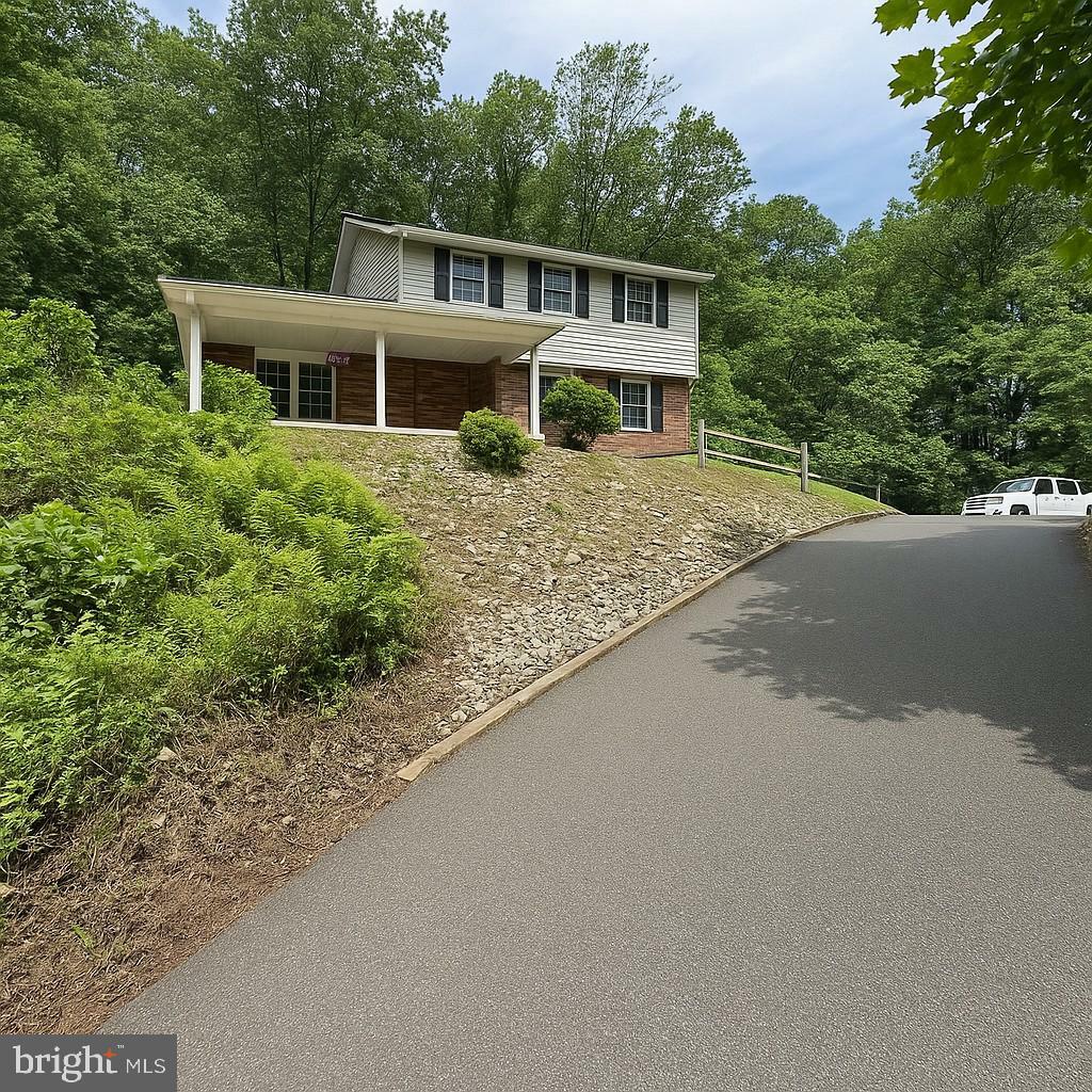 232 Turkey Hill Road  Bloomsbury NJ 08804 photo