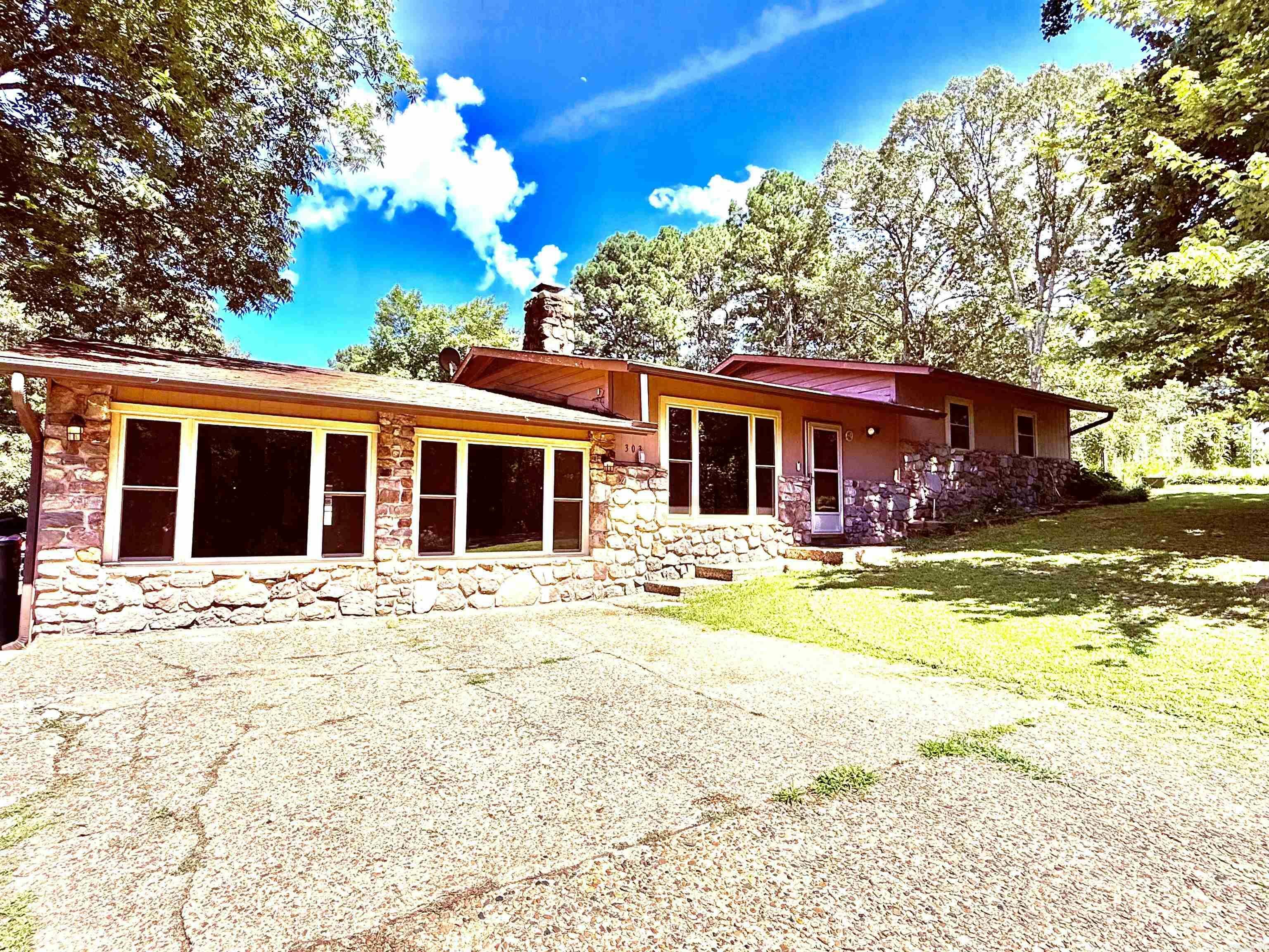 Property Photo: 303 Cimmaron Street AR 71913