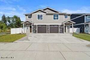Property Photo:  236 E Lobo Loop  ID 83835 