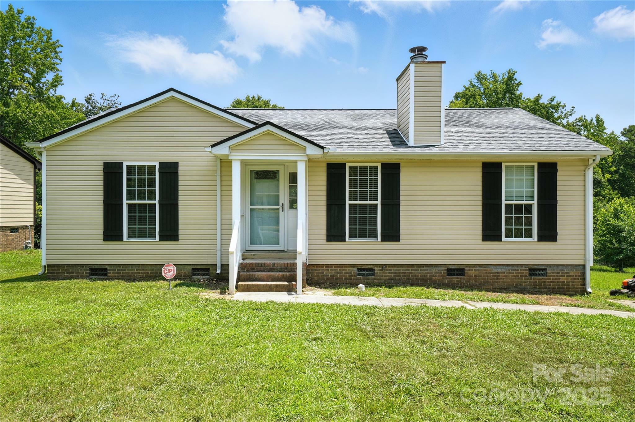 8106 Strawberry Point Drive  Charlotte NC 28215 photo