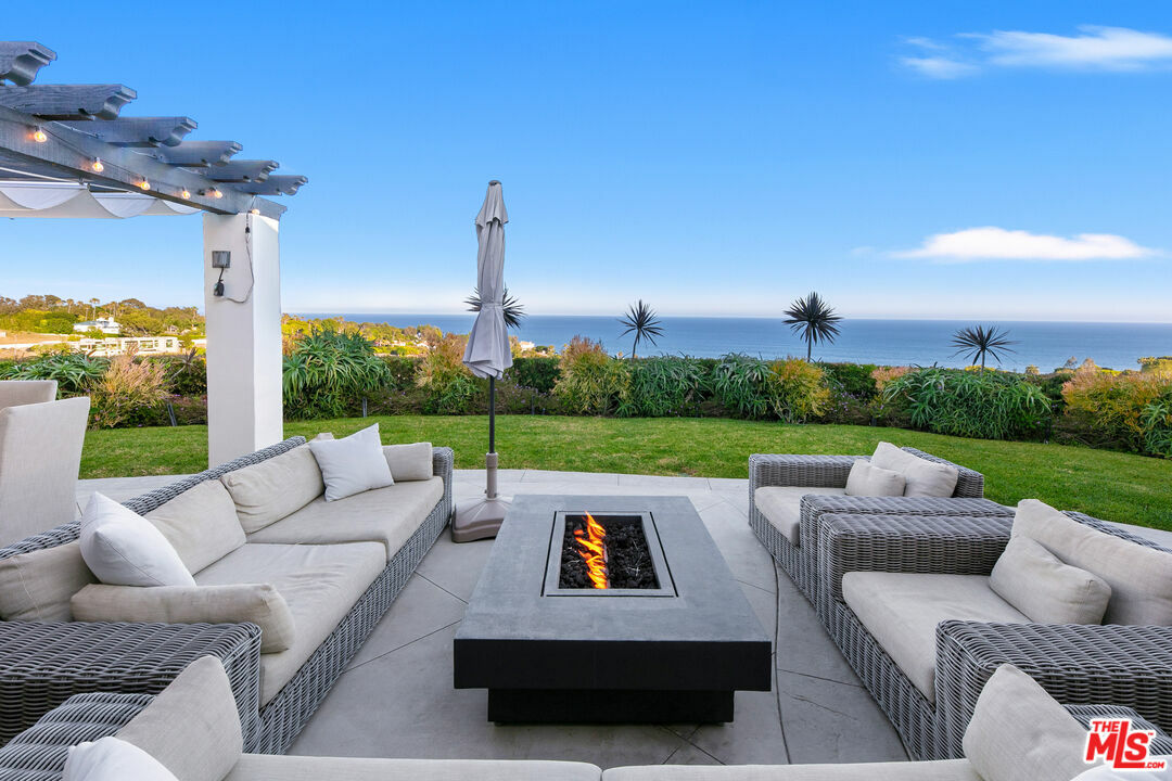 6311 Tantalus Dr  Malibu CA 90265 photo