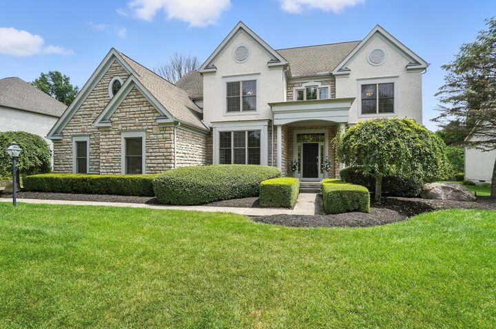 Property Photo: 2502 Keltonhurst Court OH 43004