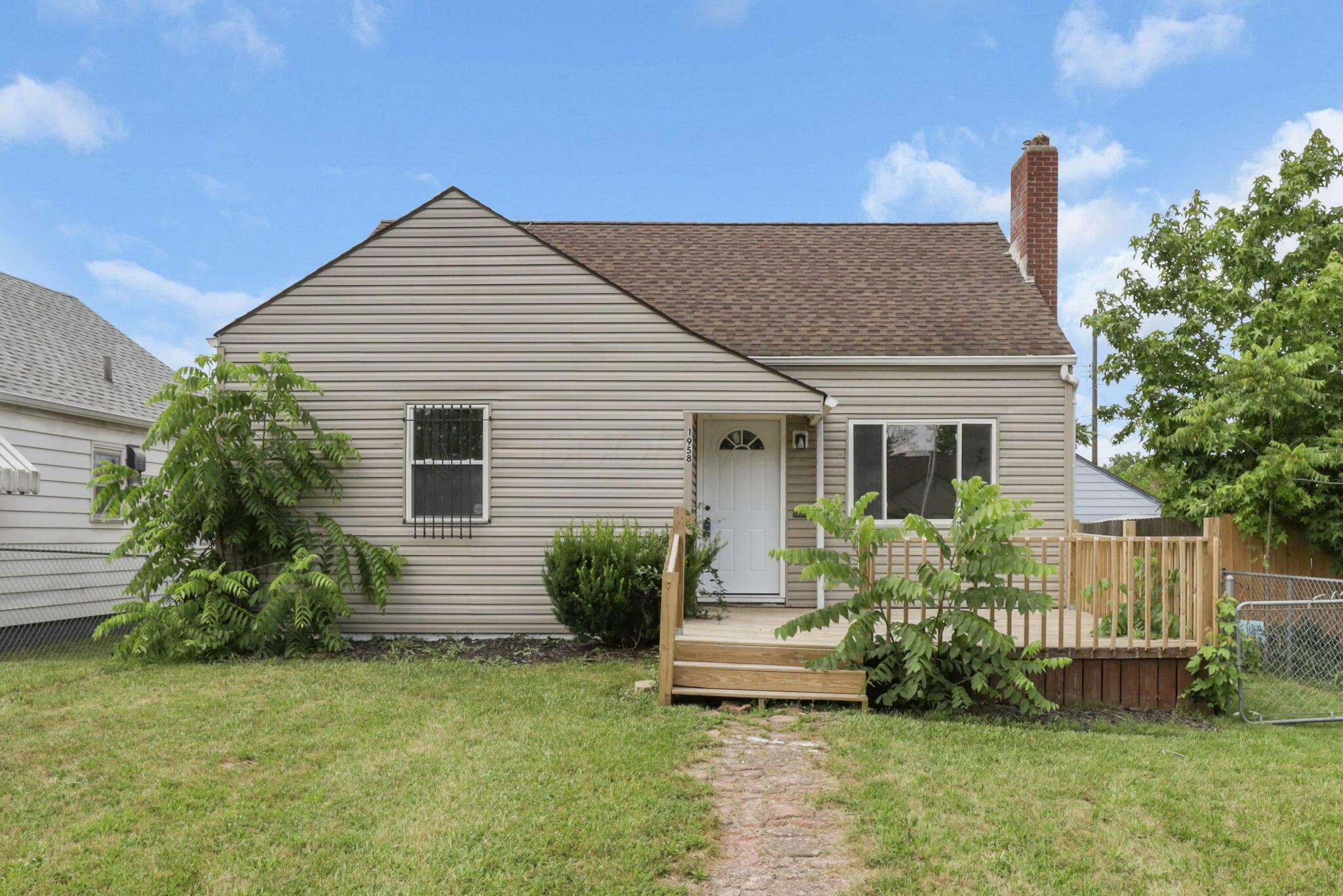 Property Photo:  1958 W Mound Street  OH 43223 