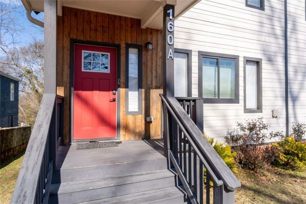 Property Photo:  160 A Vanira Avenue SE  GA 30315 